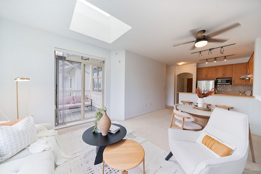 404 4883 Maclure Mews