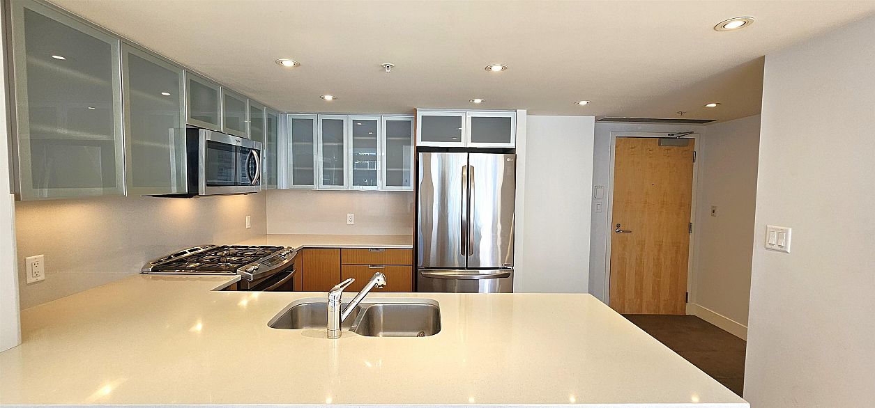 1904 1205 W Hastings Street