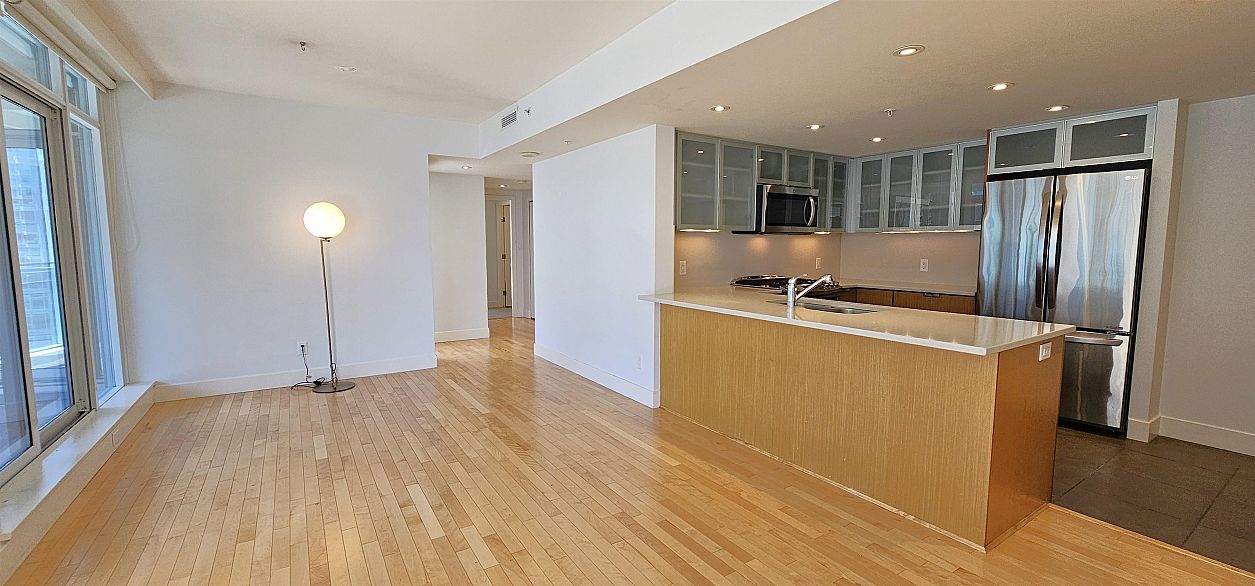 1904 1205 W Hastings Street