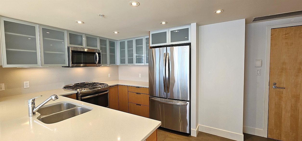 1904 1205 W Hastings Street