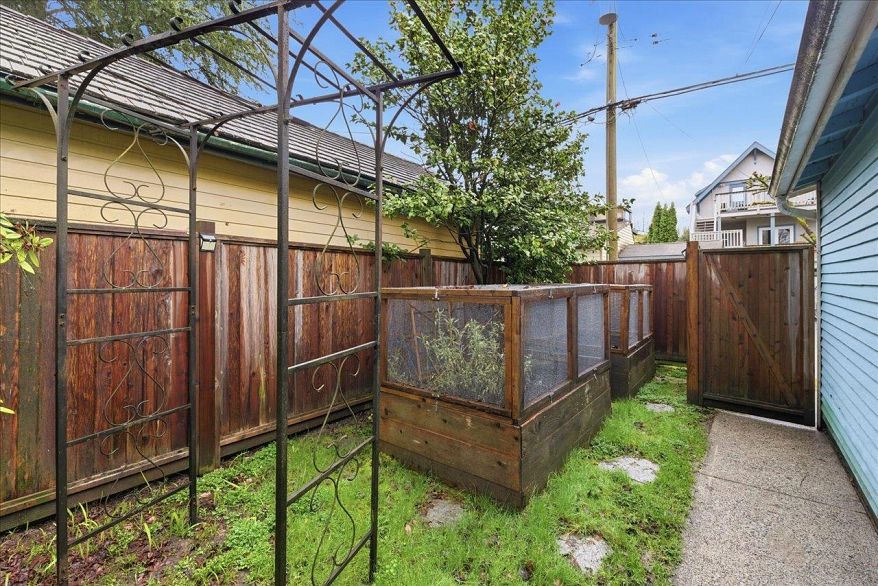 2232 W 14th Avenue