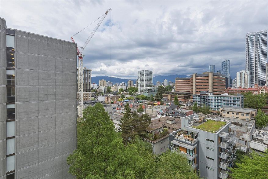 1203 1010 Burnaby Street