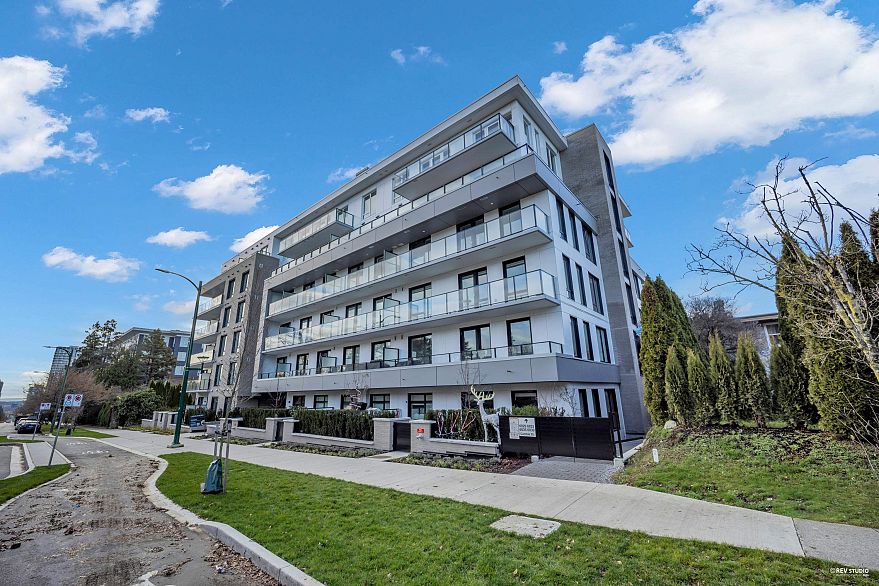 305 6859 Cambie Street
