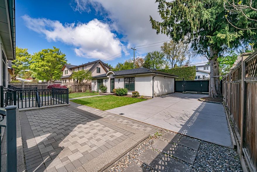 1379 W 46th Avenue