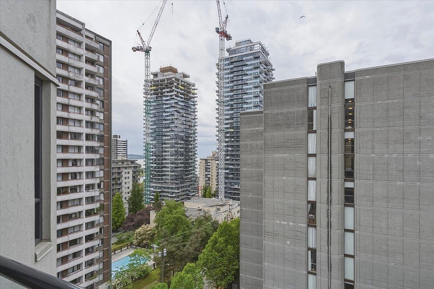 1203 1010 Burnaby Street
