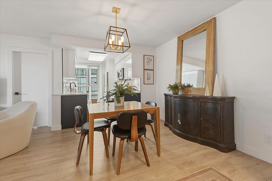 1203 1010 Burnaby Street
