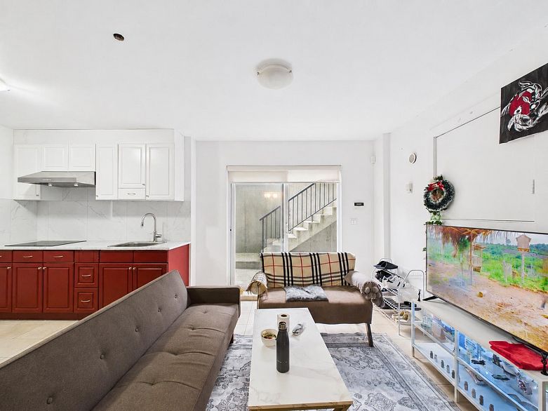 3394 Seaforth Drive