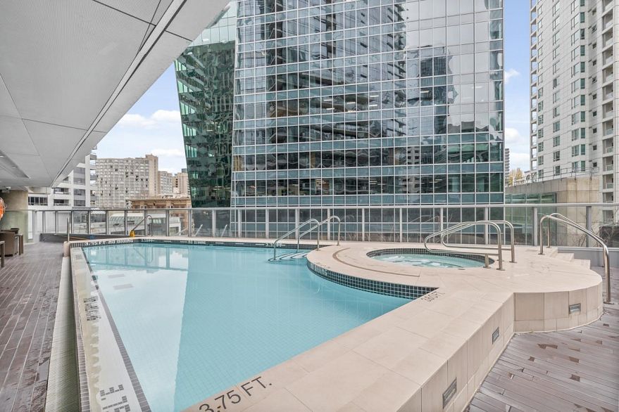 2601 1111 Alberni Street