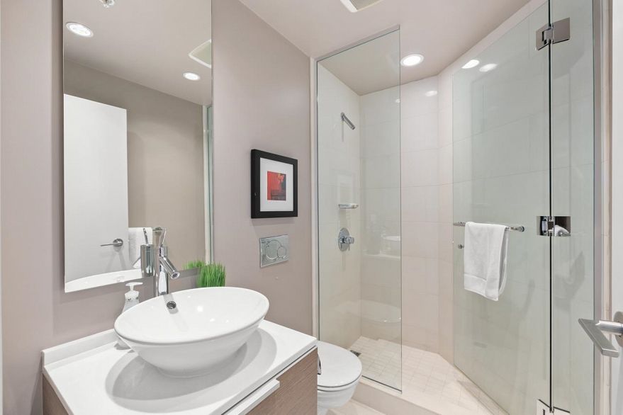 2601 1111 Alberni Street