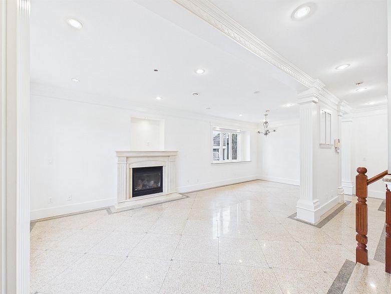 3394 Seaforth Drive