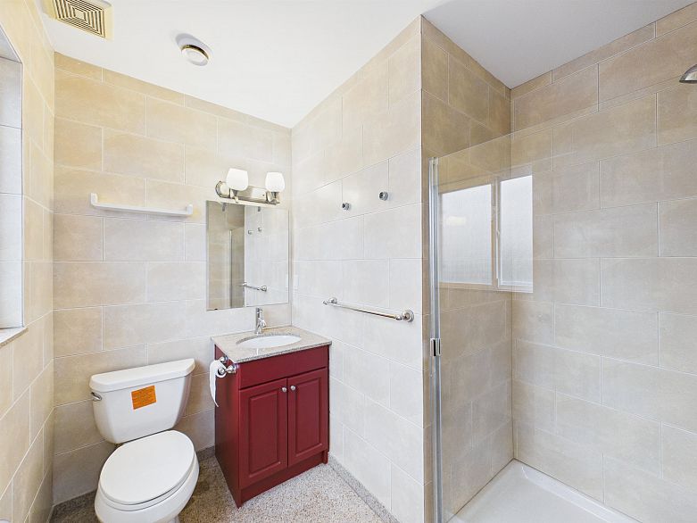 3394 Seaforth Drive