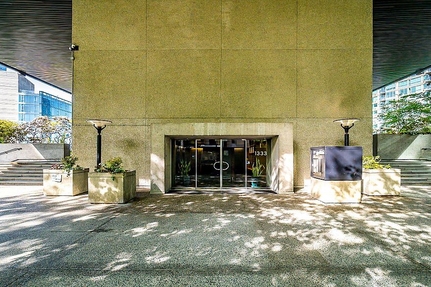 1312 1333 W Georgia Street
