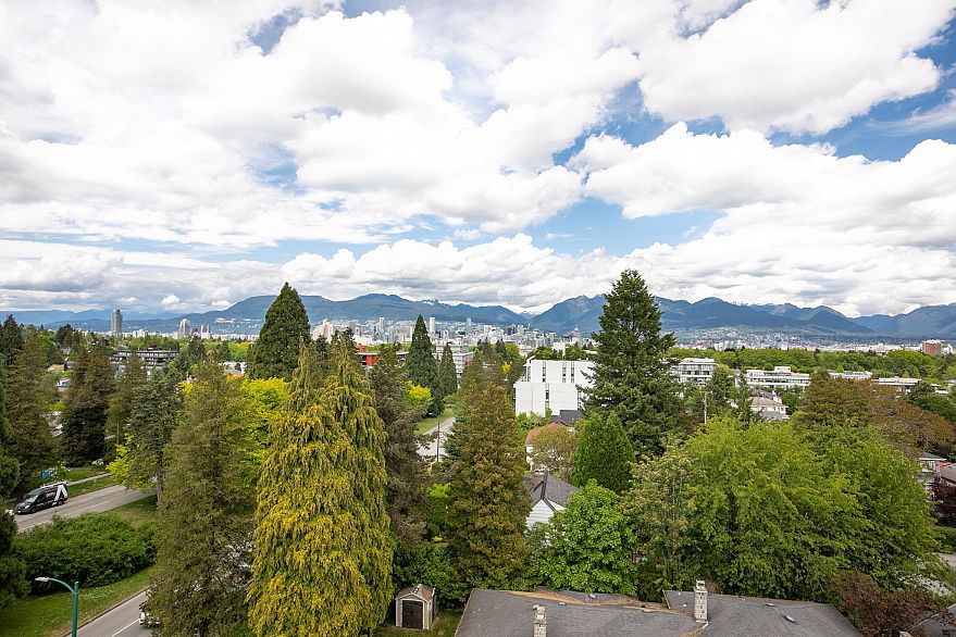 307 4488 Cambie Street