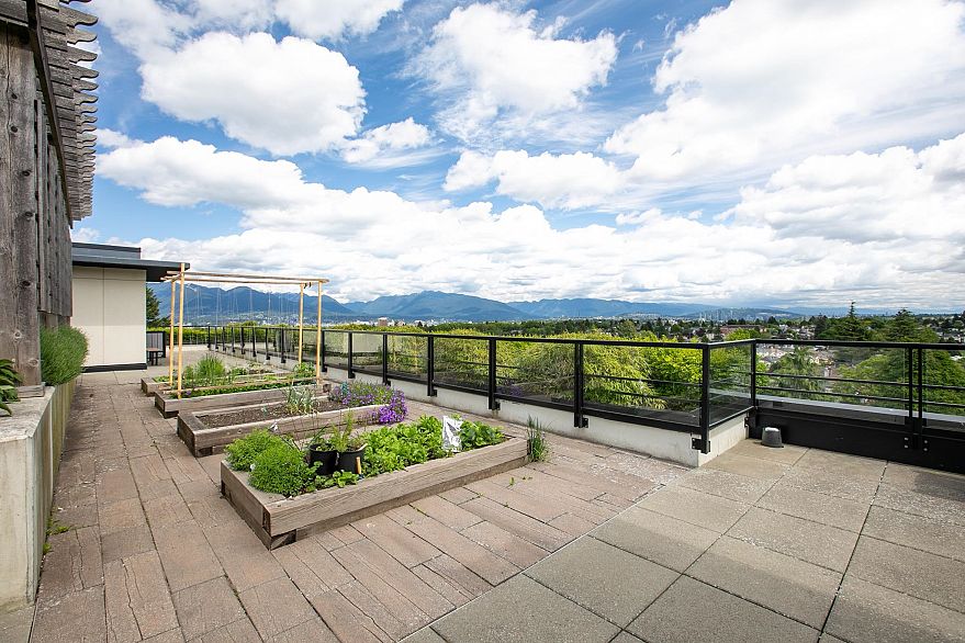 307 4488 Cambie Street