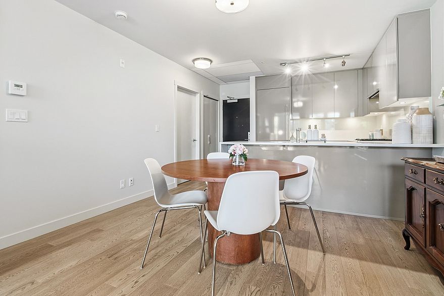 307 4488 Cambie Street