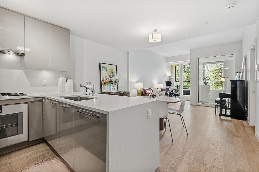 307 4488 Cambie Street