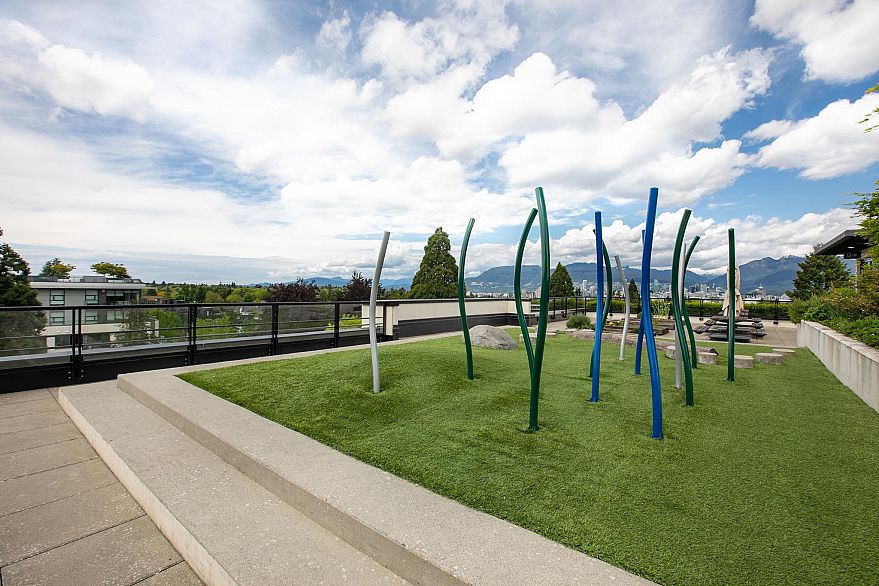 307 4488 Cambie Street