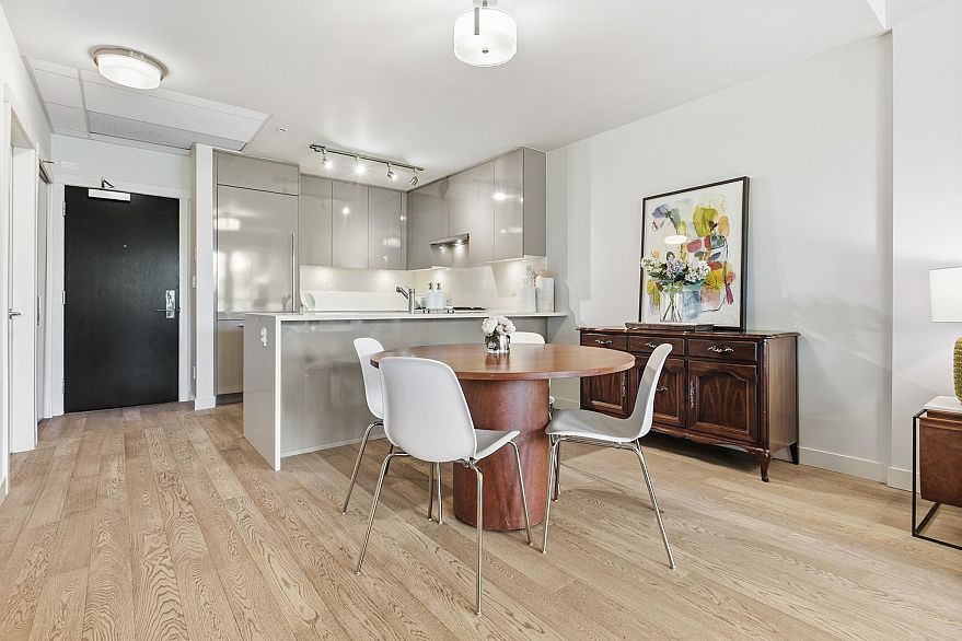 307 4488 Cambie Street