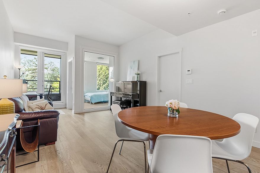 307 4488 Cambie Street
