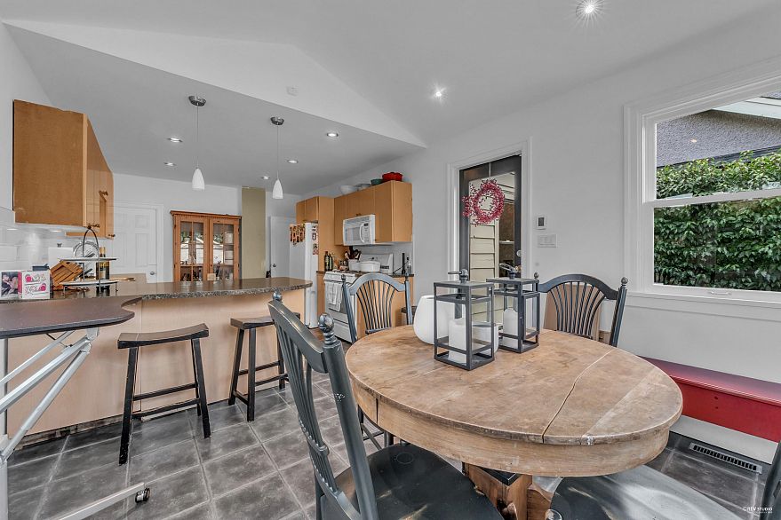 295 W 23rd Avenue