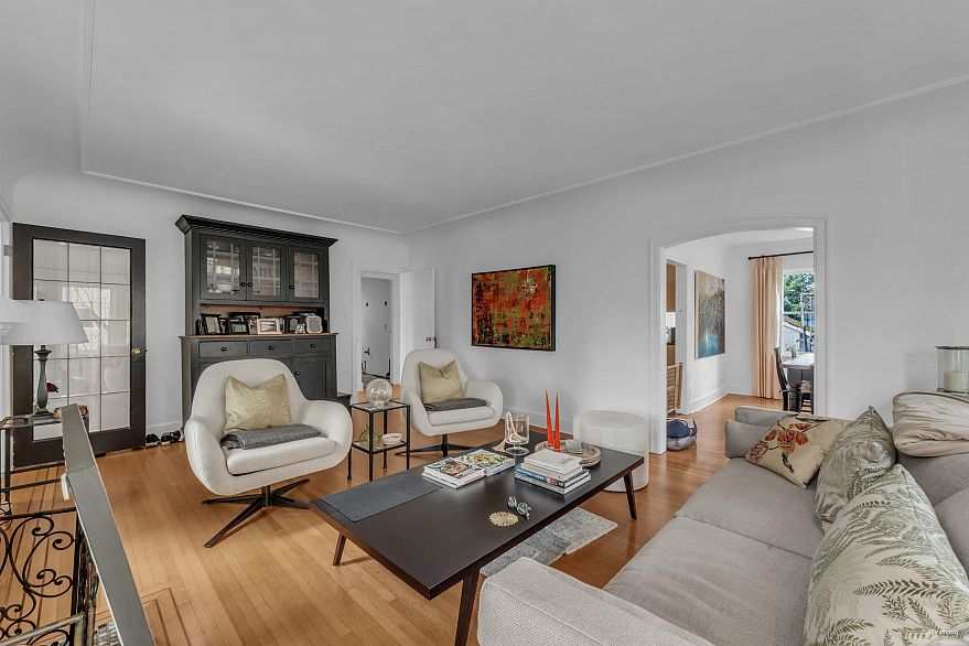 295 W 23rd Avenue