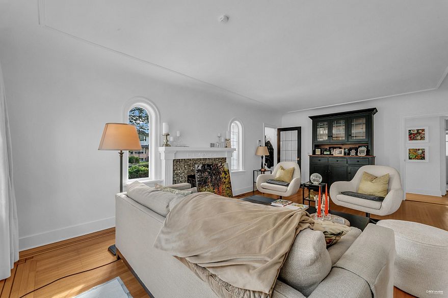 295 W 23rd Avenue