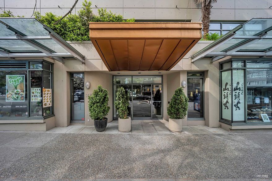 214 1688 Robson Street
