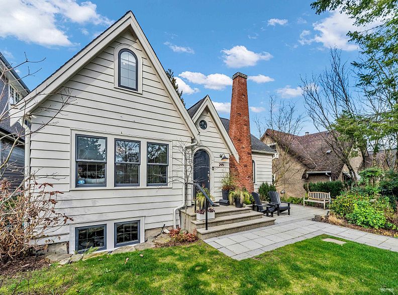 295 W 23rd Avenue