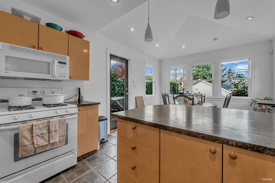 295 W 23rd Avenue