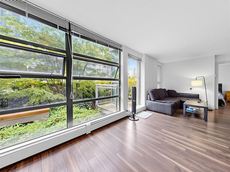 214 1688 Robson Street