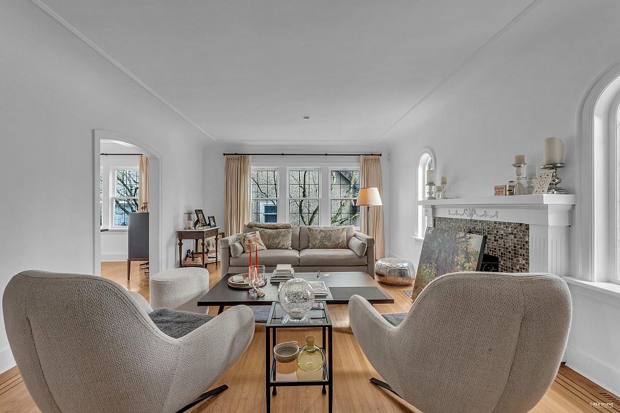 295 W 23rd Avenue