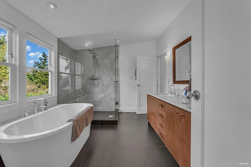 295 W 23rd Avenue