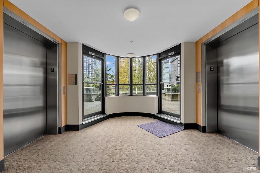 214 1688 Robson Street