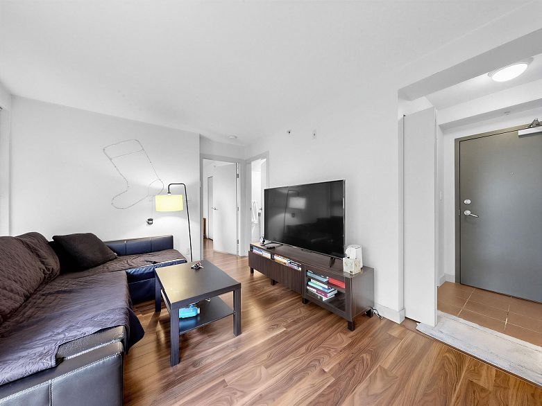 214 1688 Robson Street