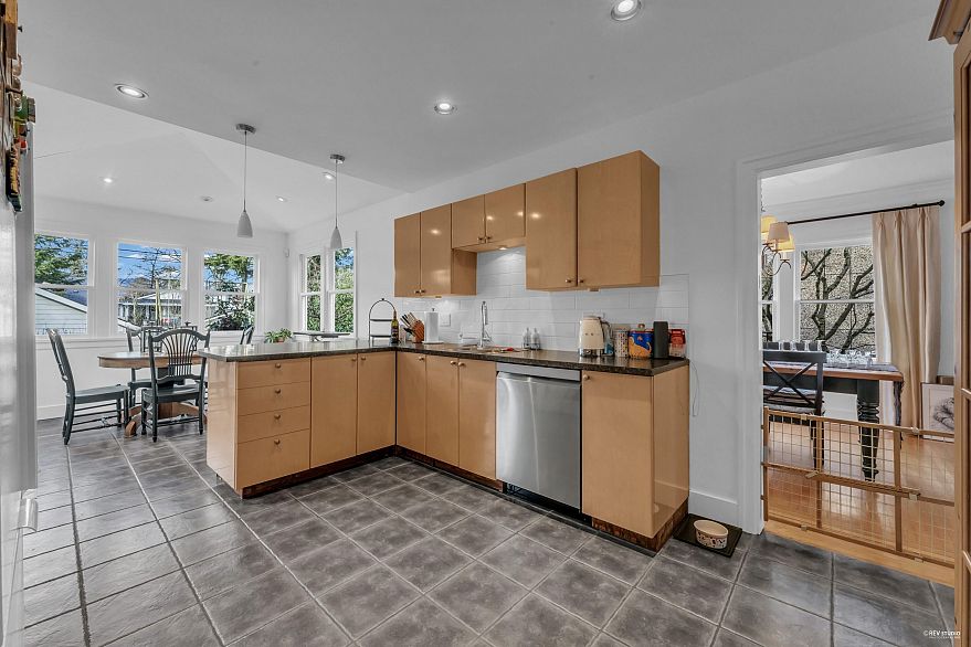295 W 23rd Avenue