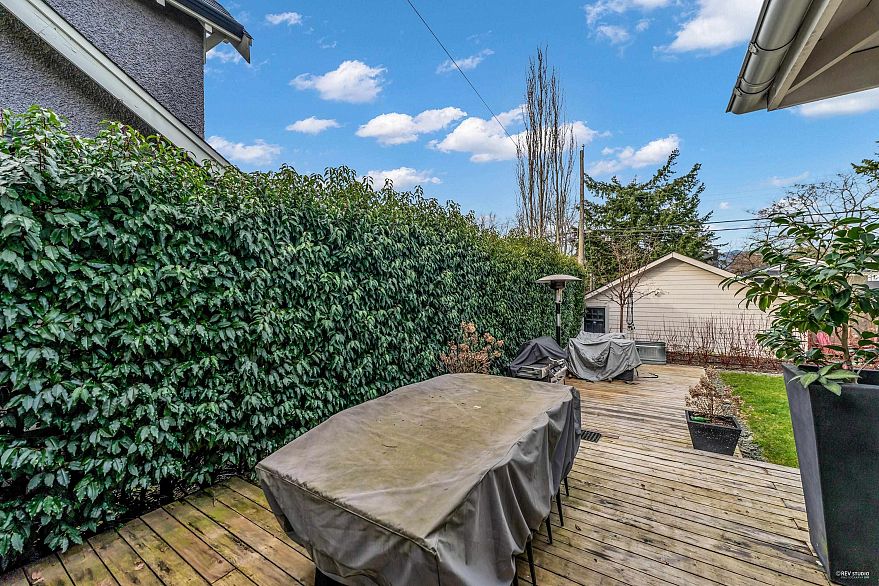 295 W 23rd Avenue