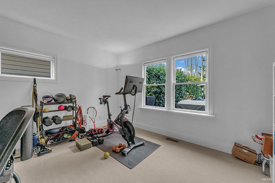 295 W 23rd Avenue