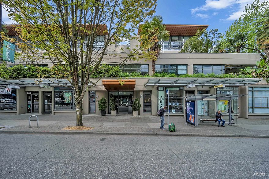 214 1688 Robson Street