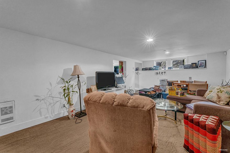 295 W 23rd Avenue