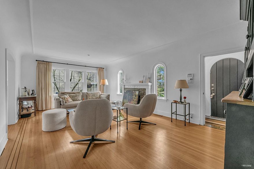 295 W 23rd Avenue