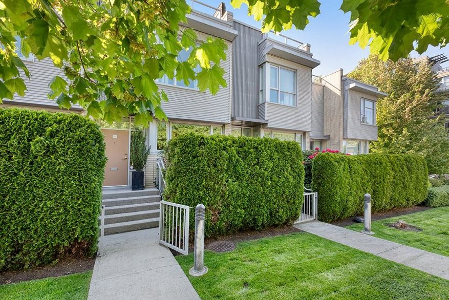 2711 Prince Edward Street