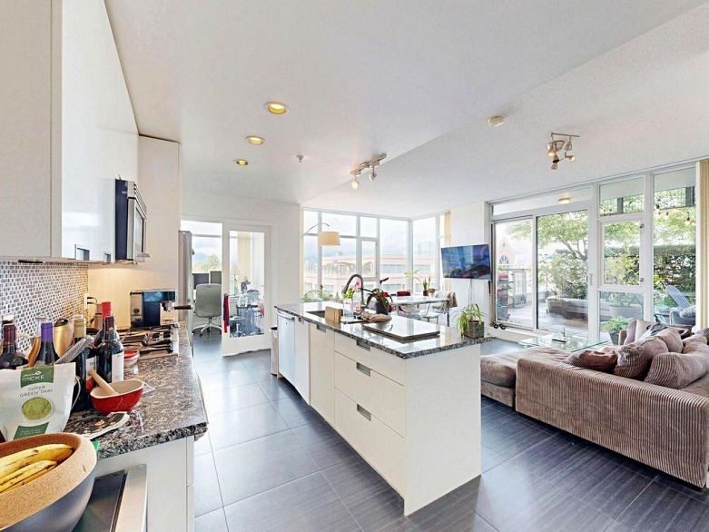 865 2080 W Broadway