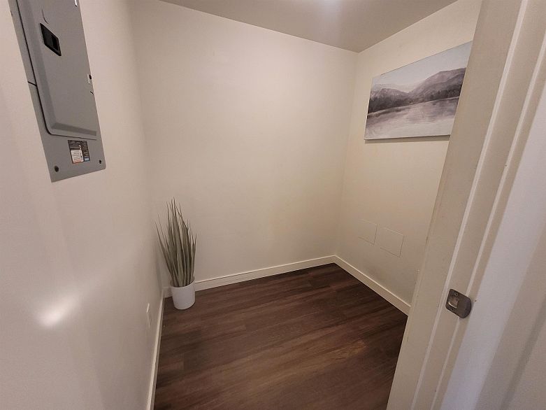 719 4818 Eldorado Mews