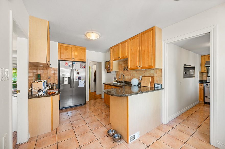 2323 W 23rd Avenue