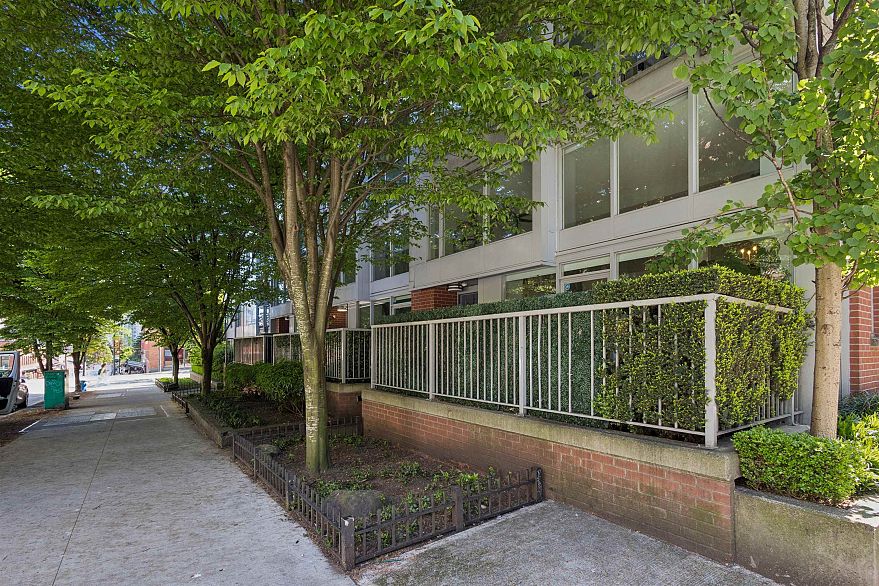 428 Helmcken Street