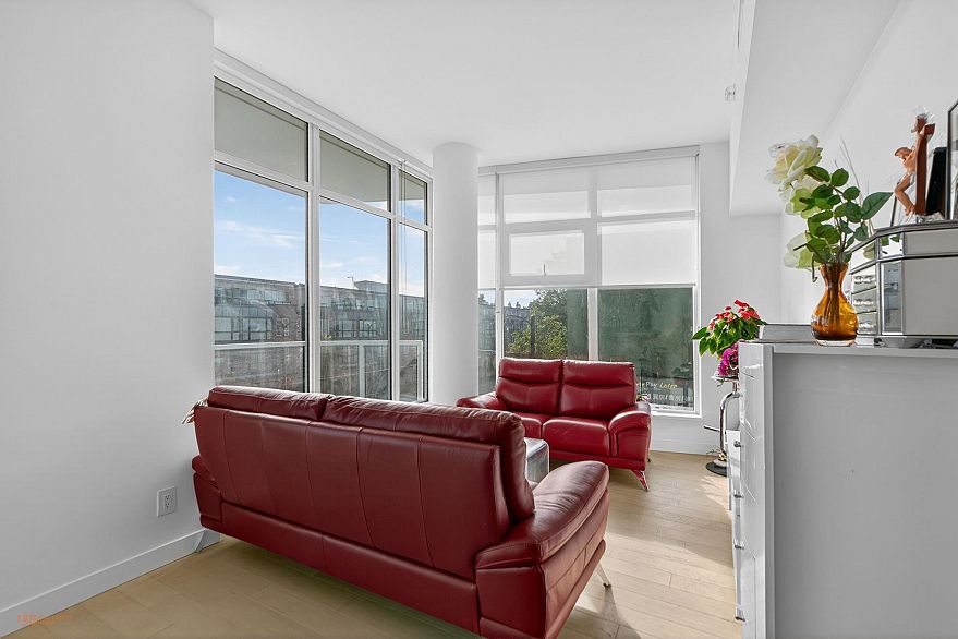 312 2220 Kingsway