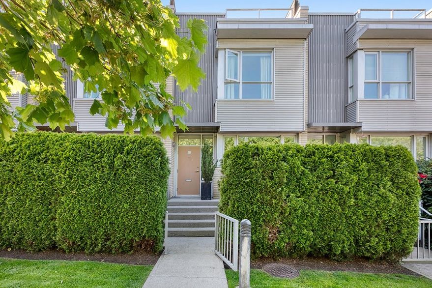 2711 Prince Edward Street