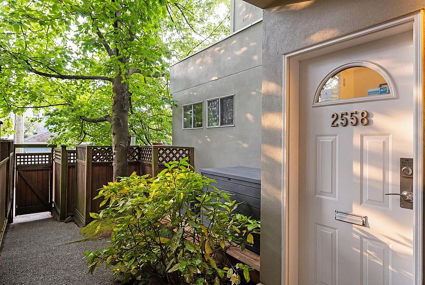 2558 W 4th Avenue