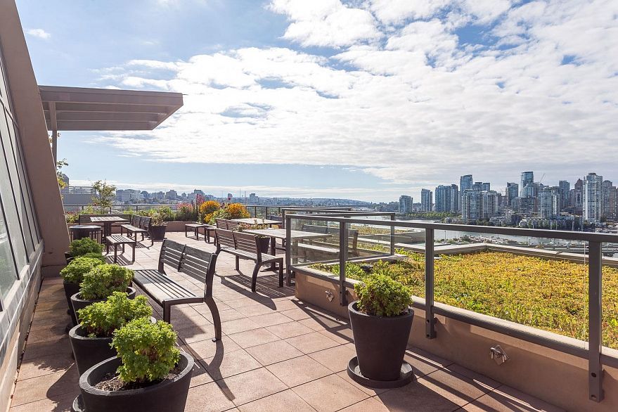 217 288 W 1st Avenue