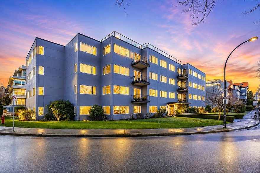 305 2430 Point Grey Road